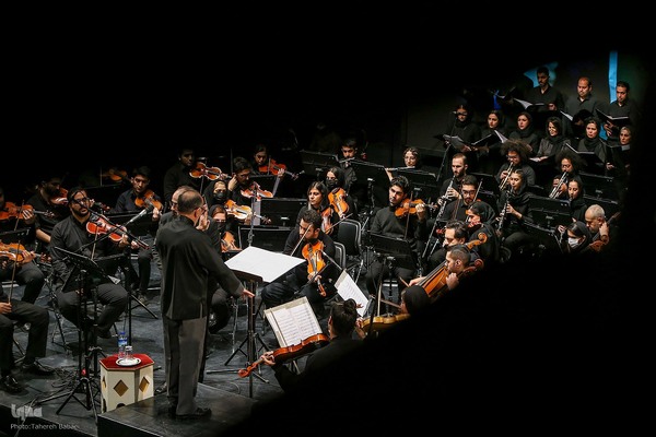 اجرای ارکستر سمفونیک «ایرانمرد» به یاد شهید حاج قاسم سلیمانی
