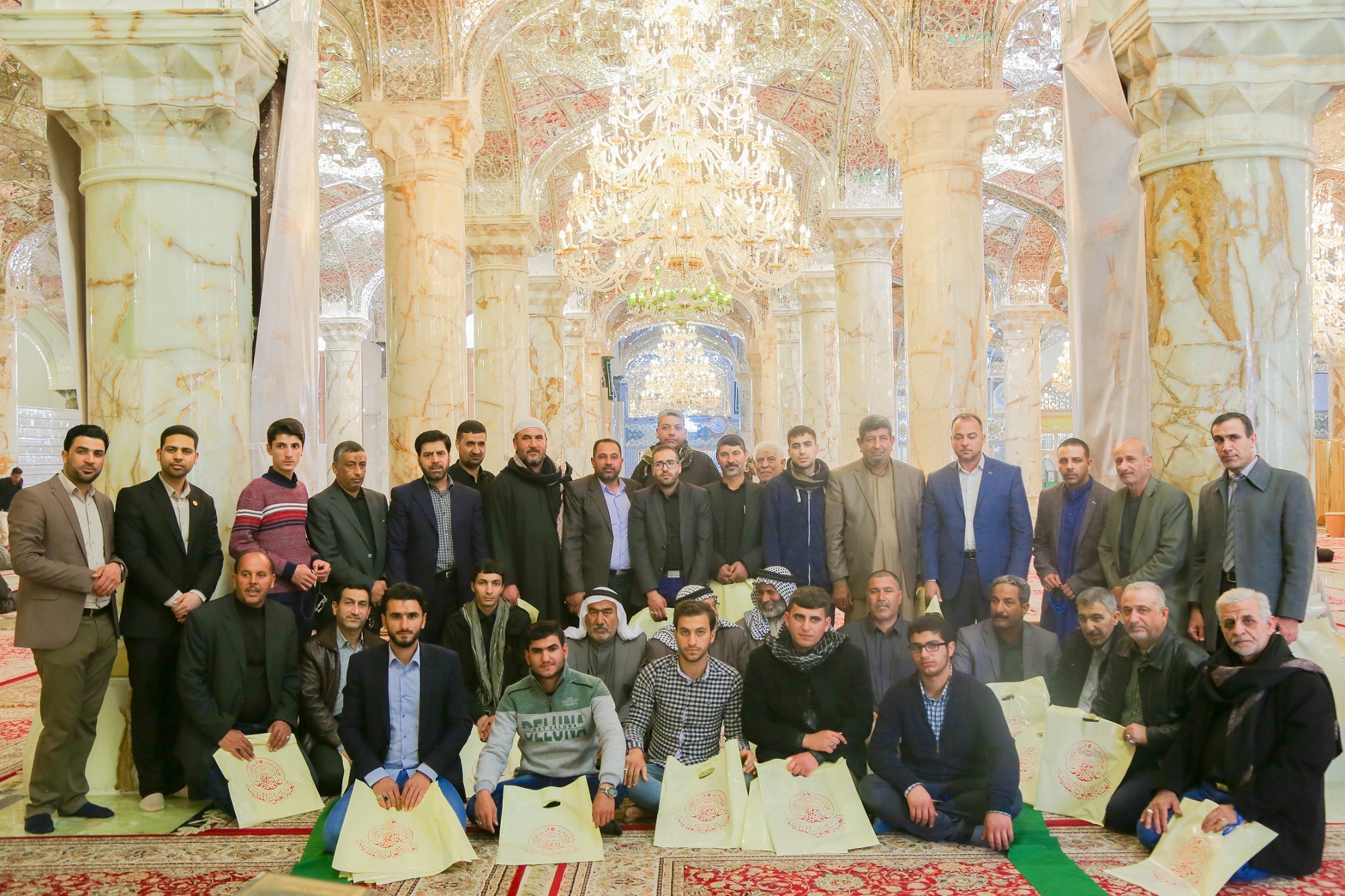 Une réunion coranique au sanctuaire de l'imam Ali (as) à Najaf