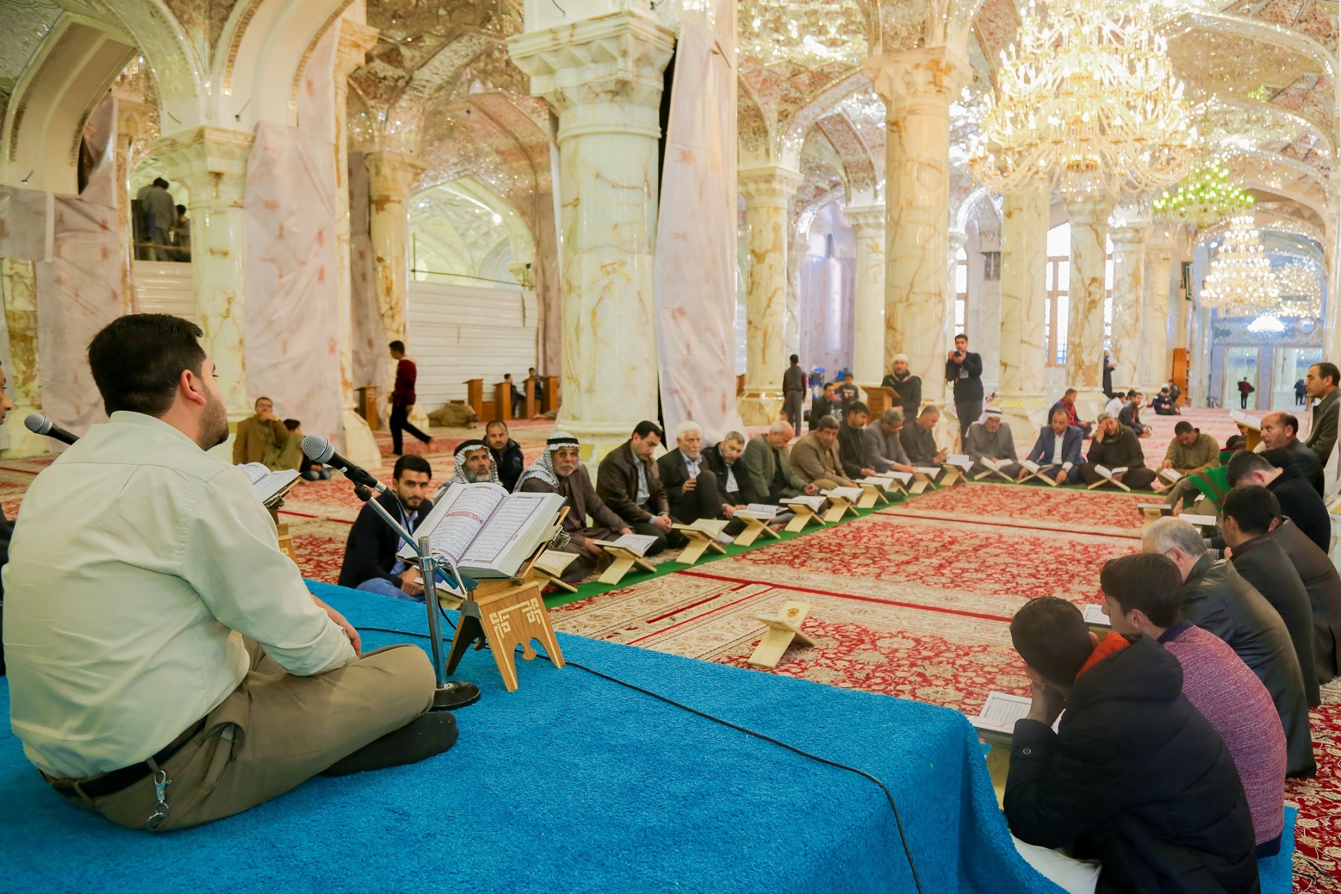 Une réunion coranique au sanctuaire de l'imam Ali (as) à Najaf