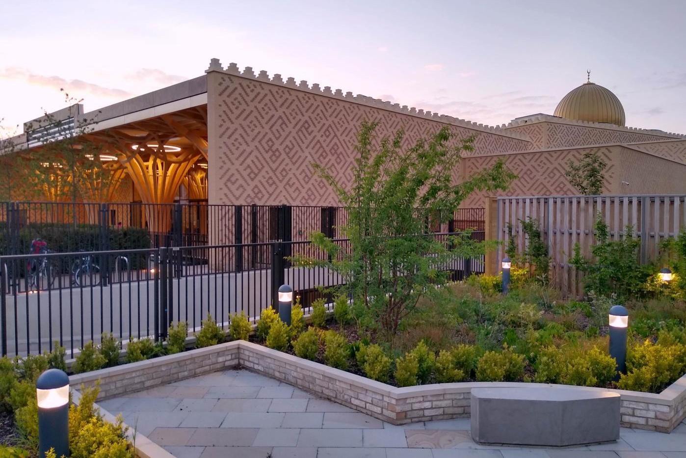 La mosquée de Cambridge est la première mosquée éco-conçue d’Europe La mosquée de Cambridge est la première mosquée éco-conçue d’Europe