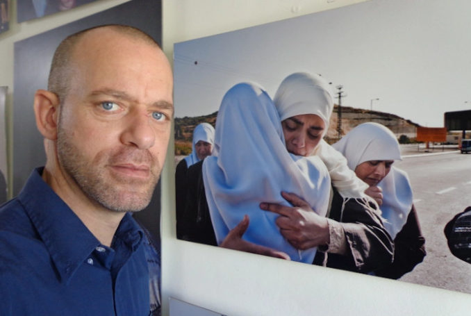 Hammouri était l'un des six militants palestiniens des droits de l'homme dont les téléphones ont été infectés par le logiciel espion Pegasus commercialisé par la société israélienne NSO 
