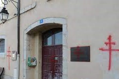 Mosquée de Doubs taguée
