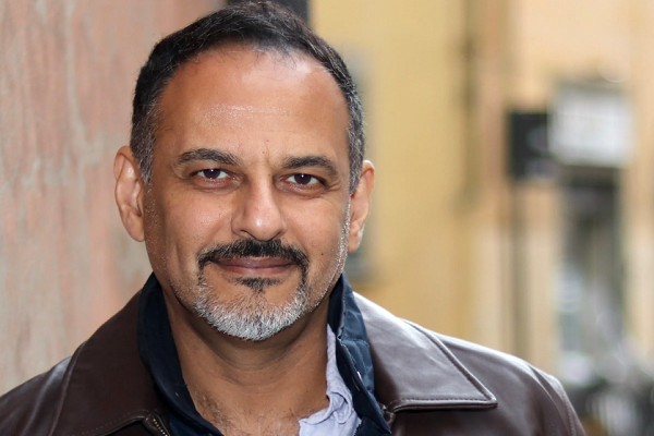 Moustafa Bayoumi, professeur d'anglais au collège Brooklyn de la « City University » de New York
