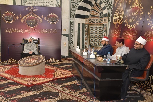 73 женщины соревнуются в соревнованиях по Корану в Порт-Саиде